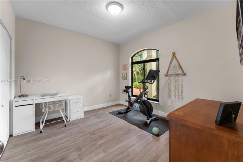 Casa en venta en Miami, Florida, 4 dormitorios, 290.69 m2 № 1949302 - foto 28