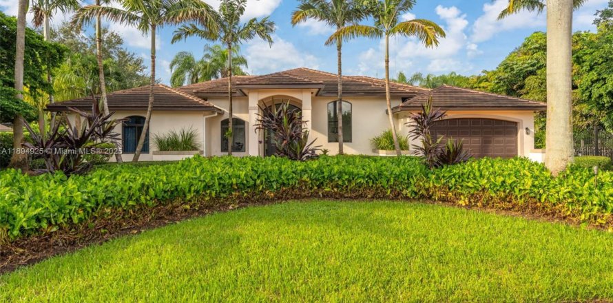 Casa en Miami, Florida 4 dormitorios, 290.69 m2 № 1949302