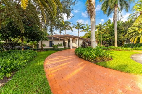 Casa en venta en Miami, Florida, 4 dormitorios, 290.69 m2 № 1949302 - foto 2