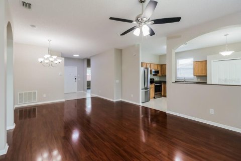 Villa ou maison à louer à Tampa, Floride: 3 chambres, 123.56 m2 № 2416572 - photo 4