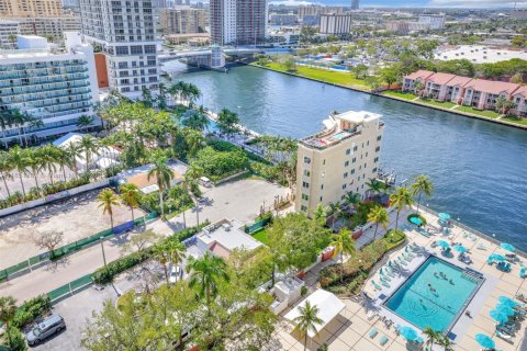 Appartement à louer à Hollywood, Floride: 1 chambre, 83.61 m2 № 1859131 - photo 27
