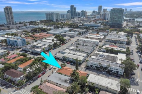 Condo in Miami Beach, Florida  № 1982479 - photo 2