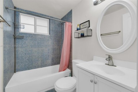 Condo in Miami Beach, Florida  № 1982479 - photo 14