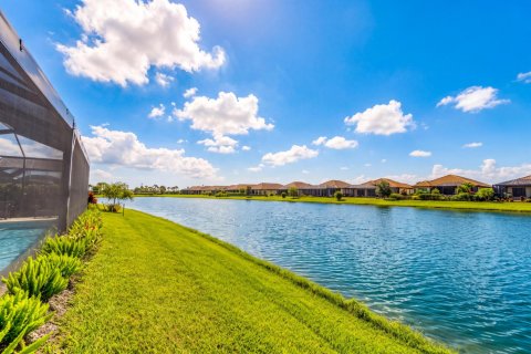 House in Port St. Lucie, Florida 3 bedrooms, 290.41 sq.m. № 2407987 - photo 28
