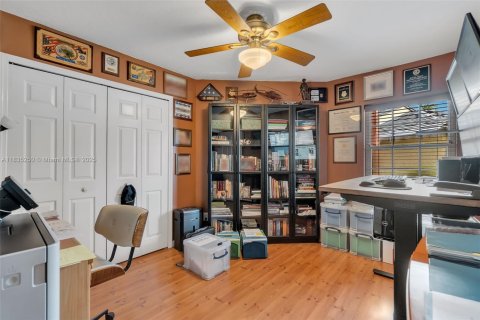 House in Pembroke Pines, Florida 4 bedrooms, 194.91 sq.m. № 1818038 - photo 10