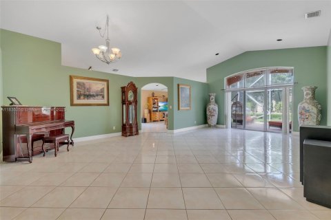 House in Pembroke Pines, Florida 4 bedrooms, 194.91 sq.m. № 1818038 - photo 3