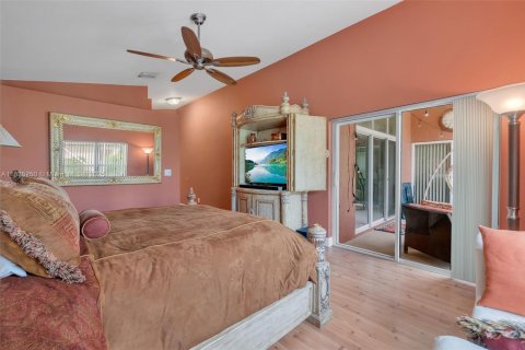 House in Pembroke Pines, Florida 4 bedrooms, 194.91 sq.m. № 1818038 - photo 16