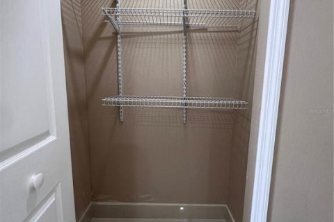 House in Wesley Chapel, Florida 3 bedrooms, 107.67 sq.m. № 1915087 - photo 17