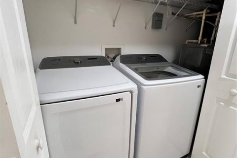 House in Wesley Chapel, Florida 3 bedrooms, 107.67 sq.m. № 1915087 - photo 18