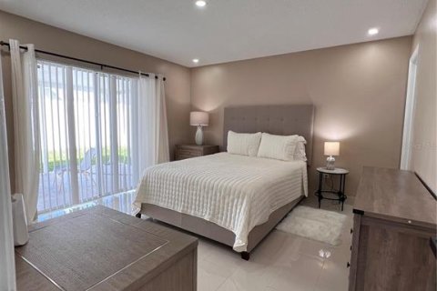 House in Wesley Chapel, Florida 3 bedrooms, 107.67 sq.m. № 1915087 - photo 8