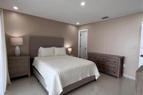 House in Wesley Chapel, Florida 3 bedrooms, 107.67 sq.m. № 1915087 - photo 10