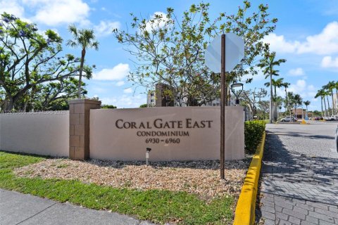 Condo in Hialeah, Florida, 1 bedroom  № 2076267 - photo 15