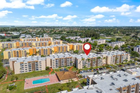 Condo in Hialeah, Florida, 1 bedroom  № 2076267 - photo 19