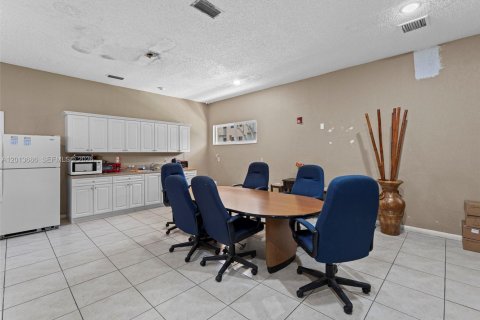 Condo in Hialeah, Florida, 1 bedroom  № 2076267 - photo 28