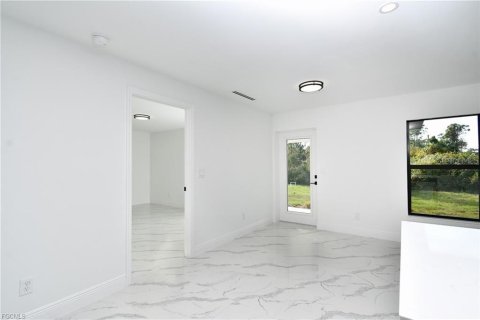 Casa en venta en Lehigh Acres, Florida, 3 dormitorios, 116.87 m2 № 2206012 - foto 10