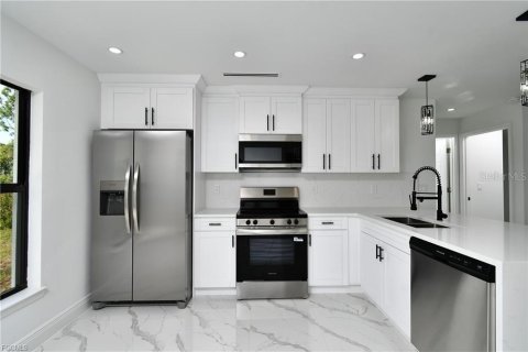 Casa en venta en Lehigh Acres, Florida, 3 dormitorios, 116.87 m2 № 2206012 - foto 8