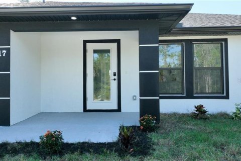 Casa en venta en Lehigh Acres, Florida, 3 dormitorios, 116.87 m2 № 2206012 - foto 2