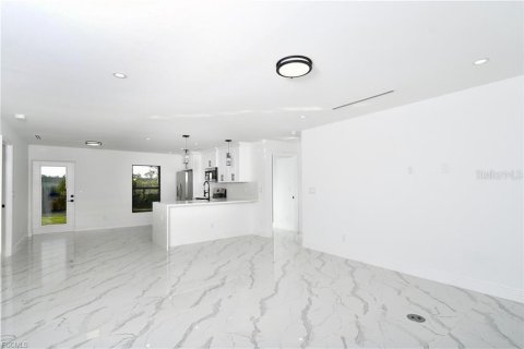 Casa en venta en Lehigh Acres, Florida, 3 dormitorios, 116.87 m2 № 2206012 - foto 5