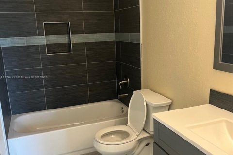 Condo in Pompano Beach, Florida, 2 bedrooms  № 1860706 - photo 13