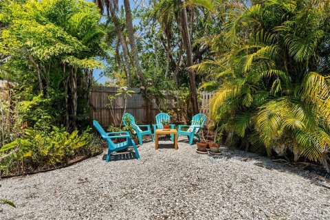 House in Sarasota, Florida 3 bedrooms, 189.33 sq.m. № 1765640 - photo 4