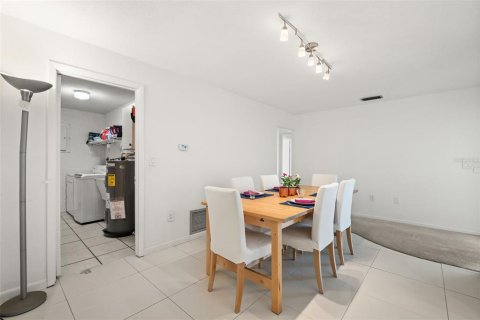 House in Sarasota, Florida 3 bedrooms, 189.33 sq.m. № 1765640 - photo 23