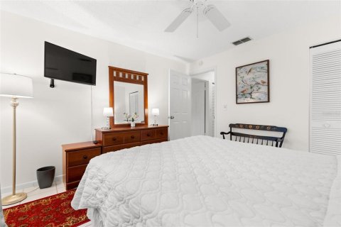 Villa ou maison à louer à Saint Petersburg, Floride: 2 chambres, 102.19 m2 № 2097545 - photo 19