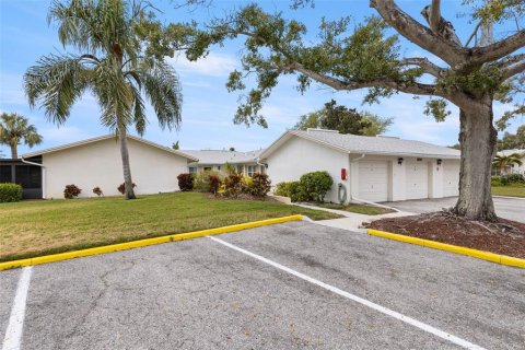 Villa ou maison à Saint Petersburg, Floride 2 chambres, 102.19 m2 № 2097545