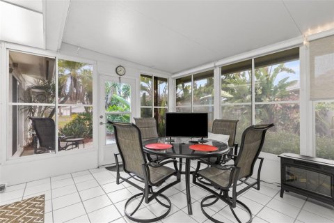 Villa ou maison à louer à Saint Petersburg, Floride: 2 chambres, 102.19 m2 № 2097545 - photo 23