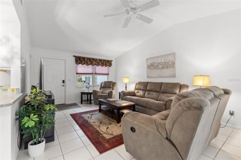 Villa ou maison à louer à Saint Petersburg, Floride: 2 chambres, 102.19 m2 № 2097545 - photo 6