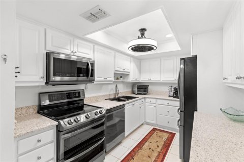 Villa ou maison à louer à Saint Petersburg, Floride: 2 chambres, 102.19 m2 № 2097545 - photo 10
