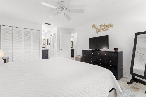 Villa ou maison à louer à Saint Petersburg, Floride: 2 chambres, 102.19 m2 № 2097545 - photo 15