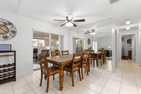 Villa ou maison à louer à Saint Petersburg, Floride: 2 chambres, 102.19 m2 № 2097545 - photo 13