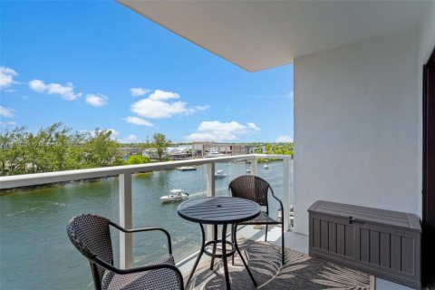 Condo in Pompano Beach, Florida, 1 bedroom  № 1775938 - photo 17