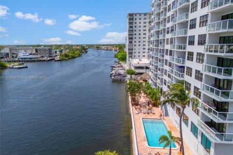 Condo in Pompano Beach, Florida, 1 bedroom  № 1775938 - photo 19