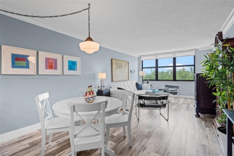 Condo in Pompano Beach, Florida, 1 bedroom  № 1775938 - photo 6