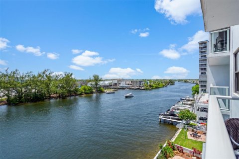 Condo in Pompano Beach, Florida, 1 bedroom  № 1775938 - photo 18