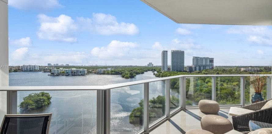 Condo à Aventura, Floride, 3 chambres  № 1946222