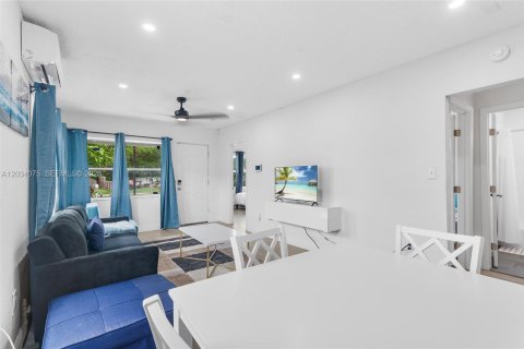 Villa ou maison à vendre à St. Lucie, Floride: 3 chambres, 103.12 m2 № 2084927 - photo 10