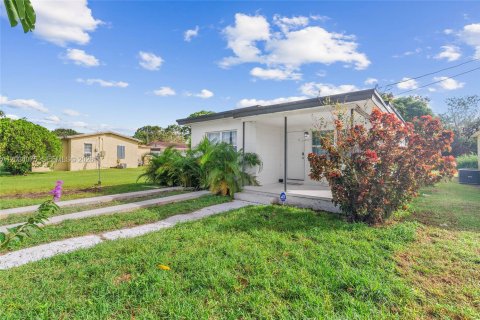 Villa ou maison à vendre à St. Lucie, Floride: 3 chambres, 103.12 m2 № 2084927 - photo 4