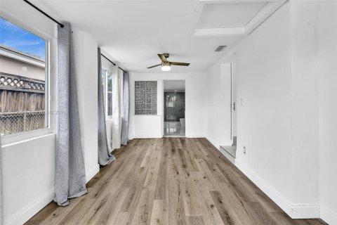 Casa en venta en North Miami Beach, Florida, 4 dormitorios, 135.08 m2 № 2311086 - foto 20