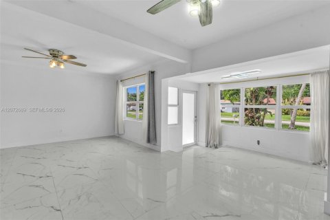 Casa en venta en North Miami Beach, Florida, 4 dormitorios, 135.08 m2 № 2311086 - foto 15