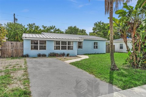 Casa en venta en North Miami Beach, Florida, 4 dormitorios, 135.08 m2 № 2311086 - foto 2