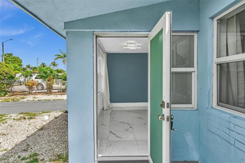 Casa en venta en North Miami Beach, Florida, 4 dormitorios, 135.08 m2 № 2311086 - foto 4