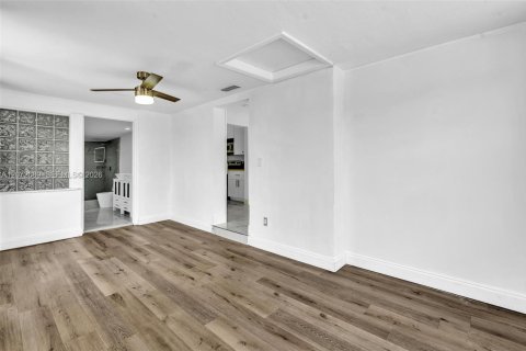 Casa en venta en North Miami Beach, Florida, 4 dormitorios, 135.08 m2 № 2311086 - foto 21