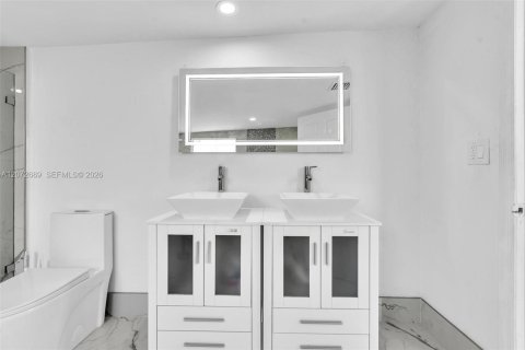 Casa en venta en North Miami Beach, Florida, 4 dormitorios, 135.08 m2 № 2311086 - foto 23