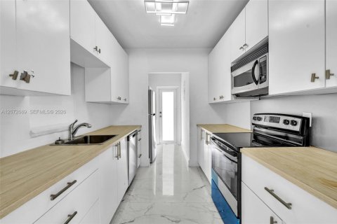 Casa en venta en North Miami Beach, Florida, 4 dormitorios, 135.08 m2 № 2311086 - foto 16