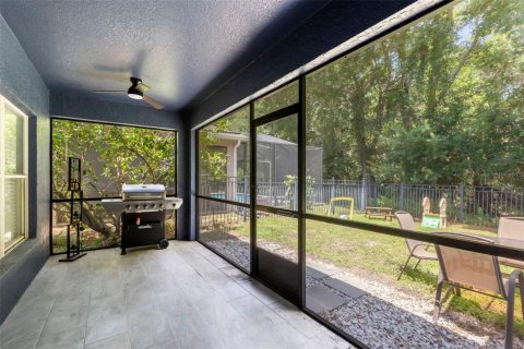 House in Tampa, Florida 4 bedrooms, 219.44 sq.m. № 2151916 - photo 11