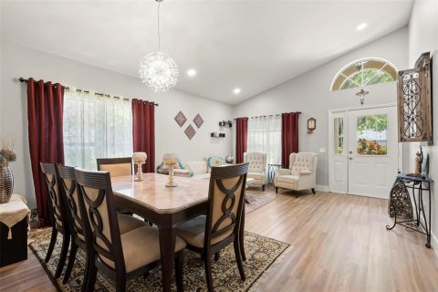 House in Tampa, Florida 4 bedrooms, 219.44 sq.m. № 2151916 - photo 7