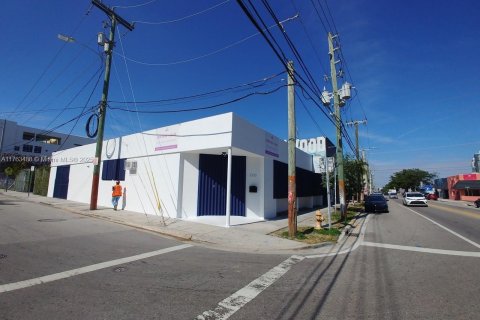 Propiedad comercial en venta en Miami, Florida № 2041315 - foto 5