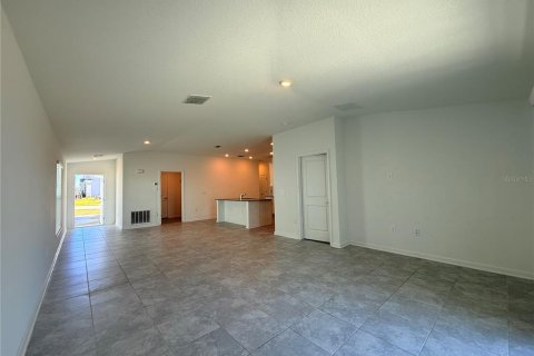 Villa ou maison à louer à Groveland, Floride: 4 chambres, 171.03 m2 № 2421972 - photo 5